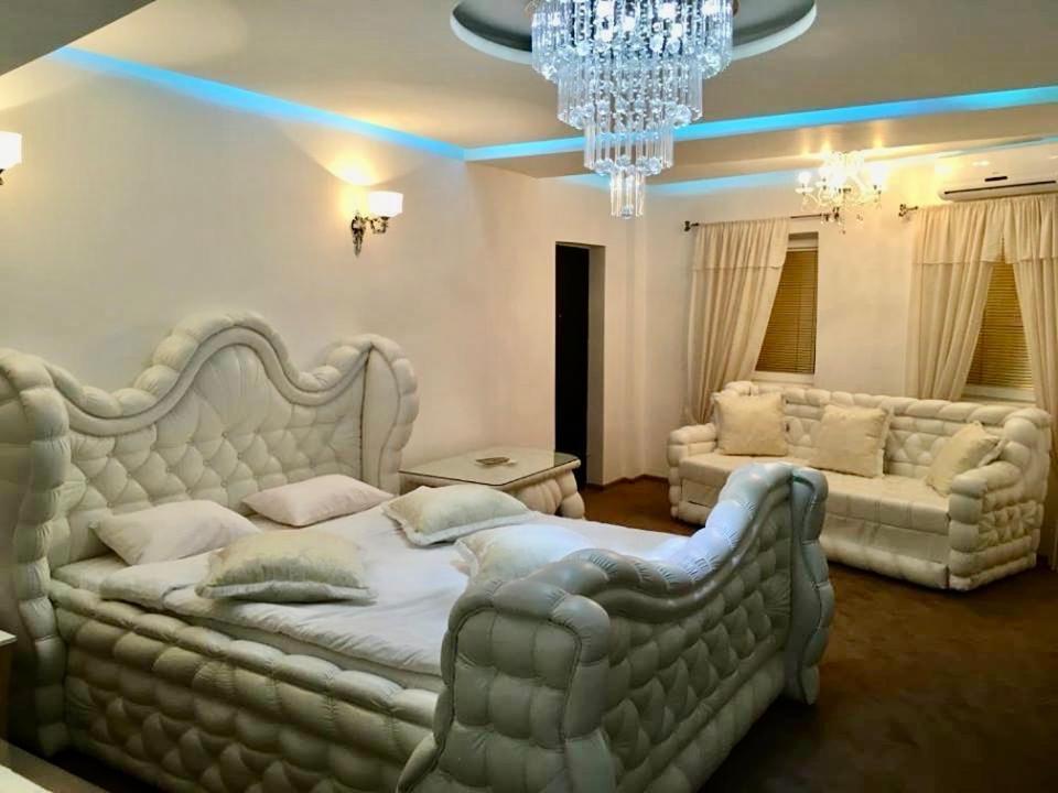 Bali Colosseum Hotel Belgrado Buitenkant foto