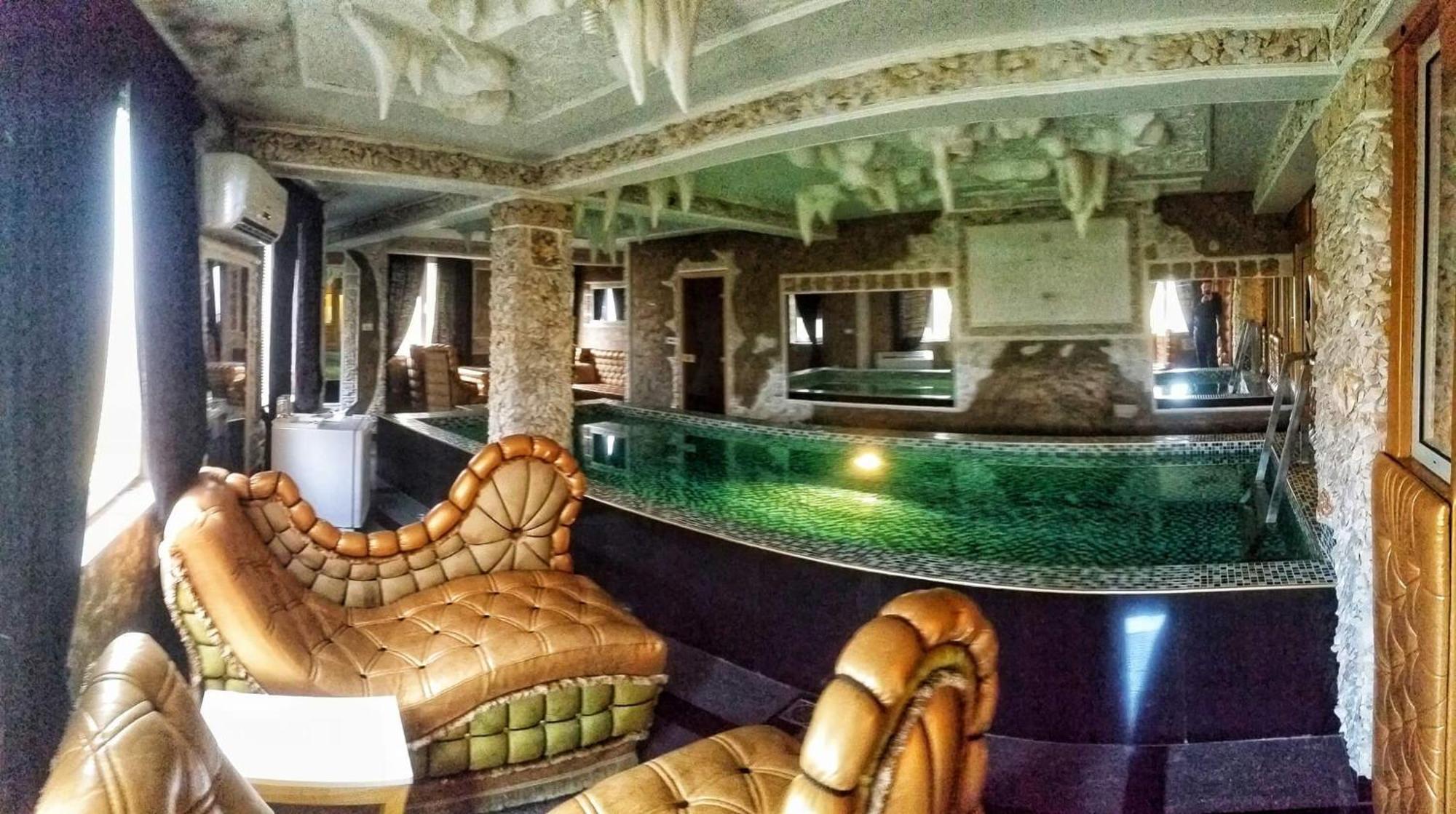 Bali Colosseum Hotel Belgrado Buitenkant foto