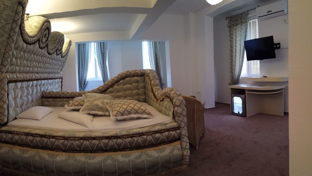 Bali Colosseum Hotel Belgrado Buitenkant foto