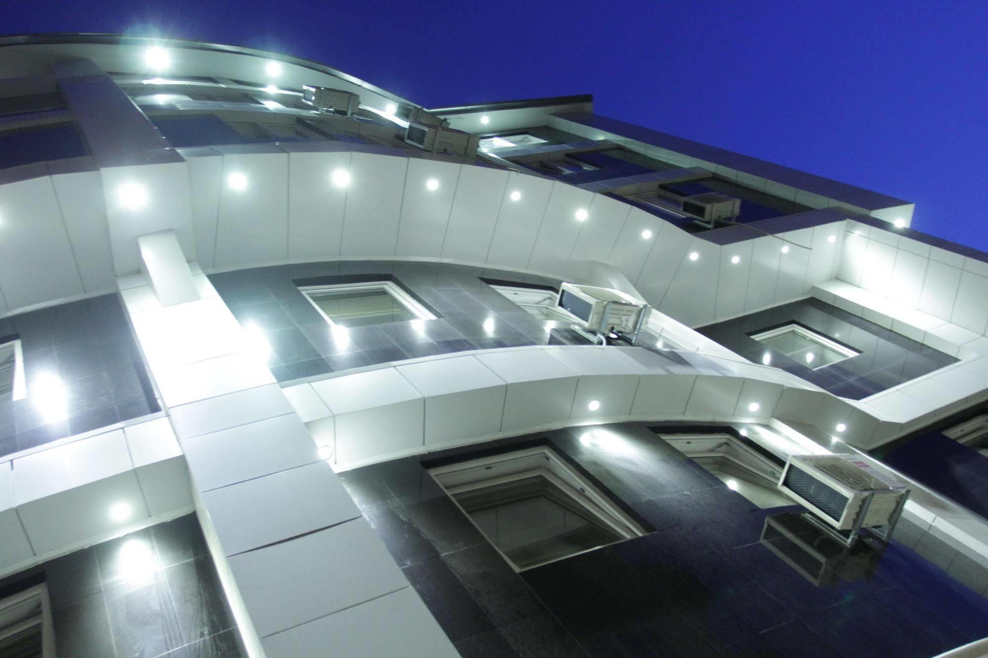 Bali Colosseum Hotel Belgrado Buitenkant foto