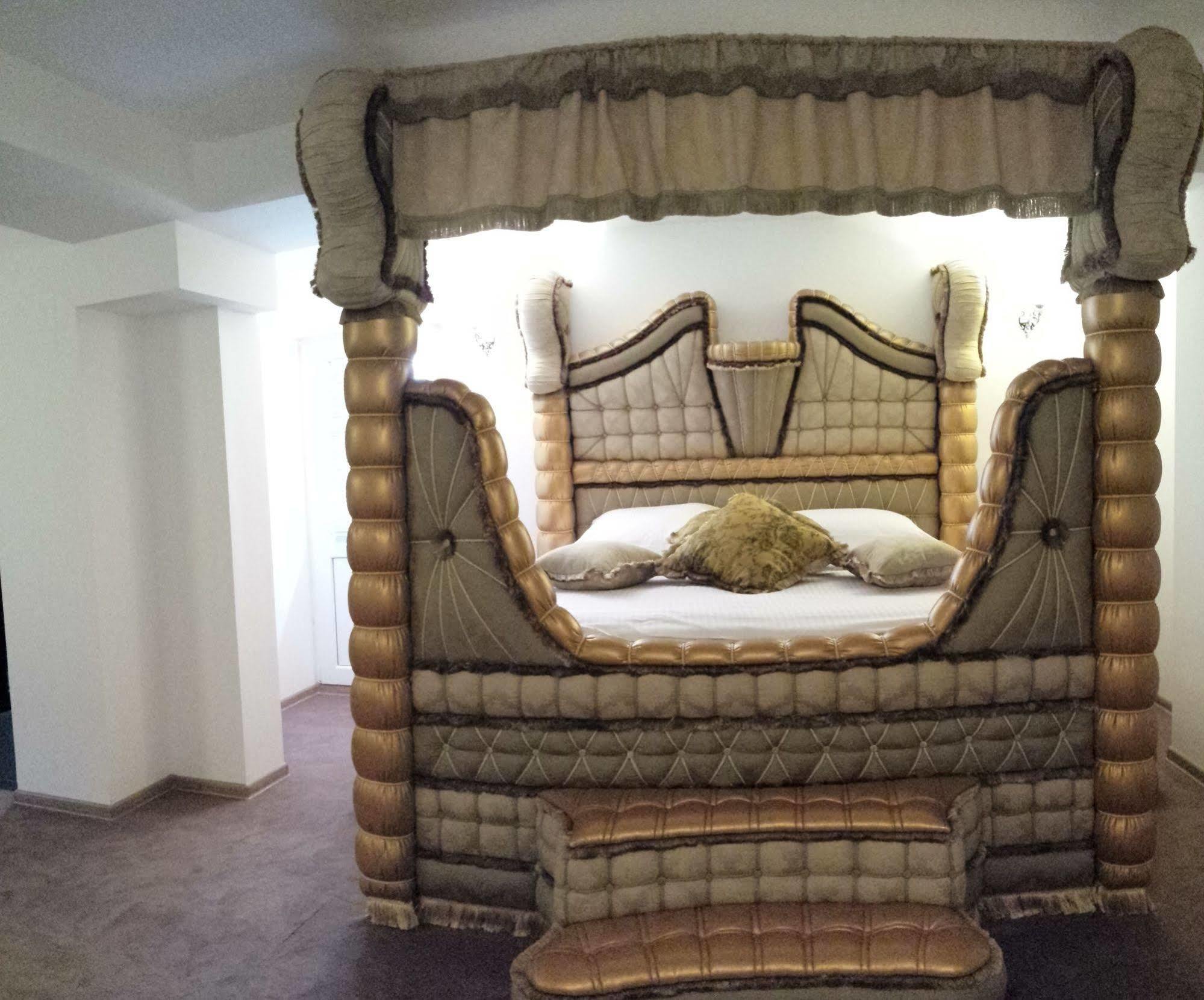 Bali Colosseum Hotel Belgrado Buitenkant foto