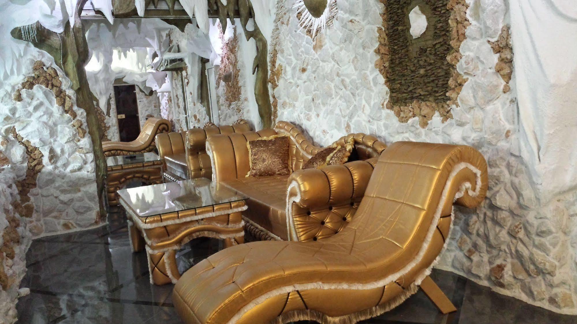 Bali Colosseum Hotel Belgrado Buitenkant foto