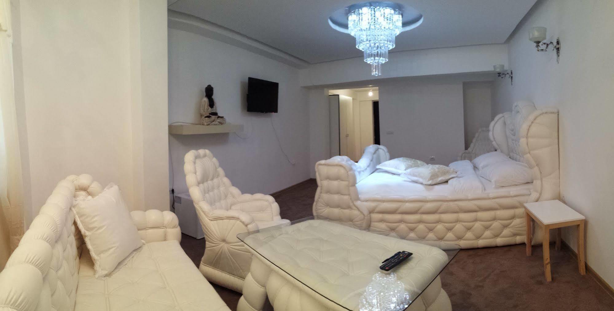 Bali Colosseum Hotel Belgrado Buitenkant foto